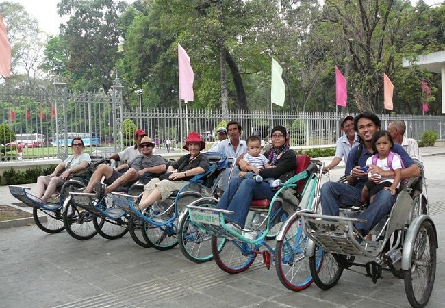 cyclo-tour-group