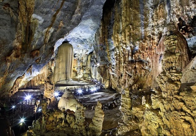 Thien-Duong-Cave-or-Paradise-Cave