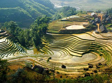 Coc Ly market and Chay River one day tour