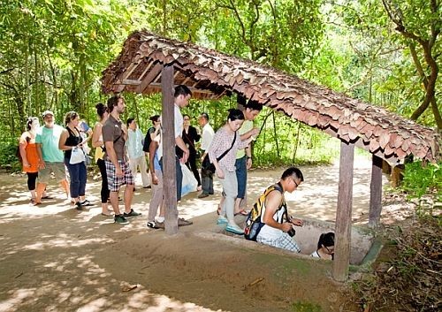 cu-chi-tunnels-and-mekong-delta-1-day-tour-6