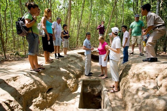 cu-chi-tunnels-and-mekong-delta-1-day-tour