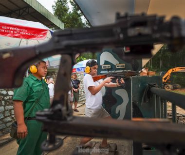 Small group tour for Cu Chi tunnels half day trip by road