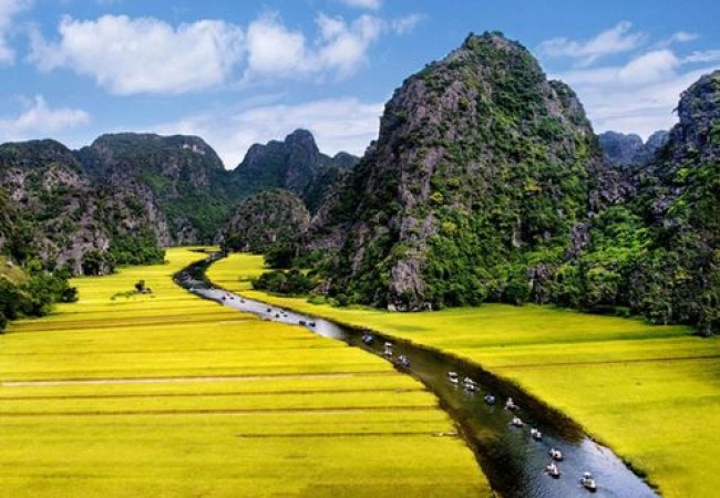 Full-Day-Perfume-Pagoda-Tour