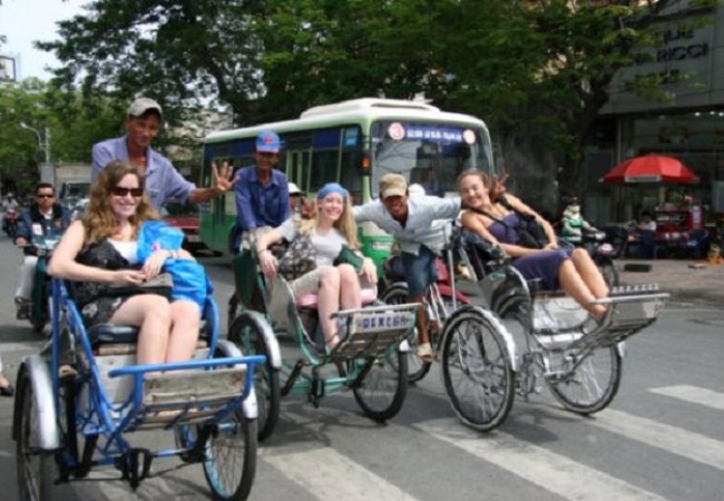 Getting-Around-Ho-Chi-Minh-City-By-cyclo