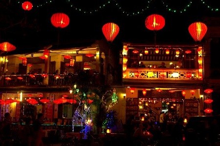 hoi-an-at-night